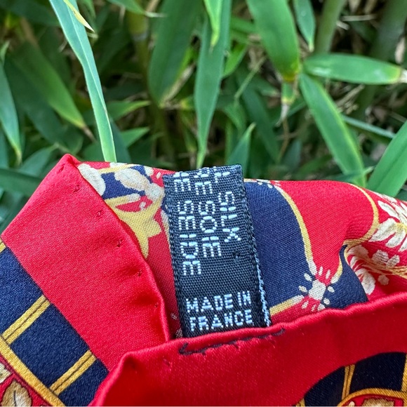 Genuine vintage LANVIN geometrical red gold silk scarf square - Picture 13 of 15